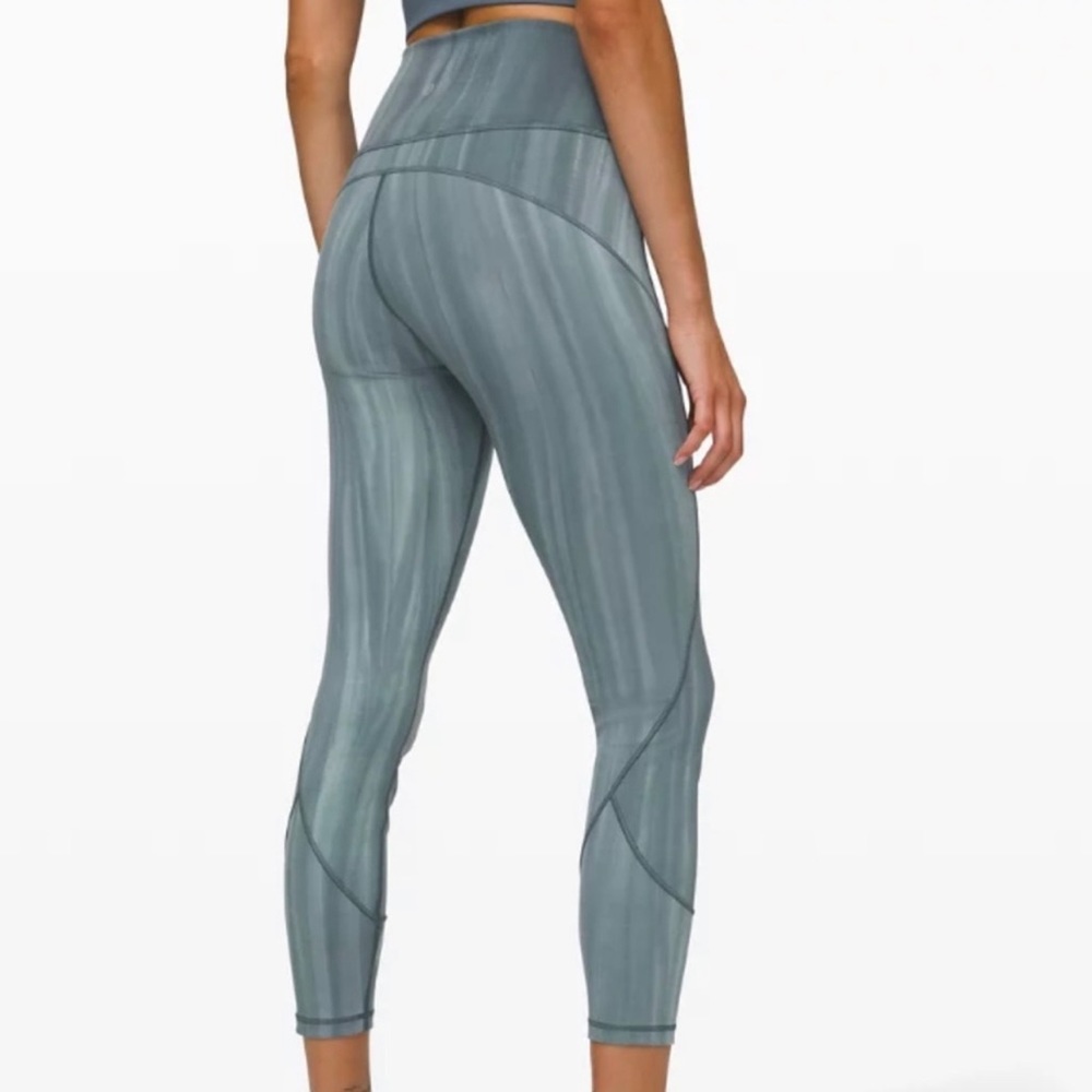 Lululemon In Movement Tight 25" *Everlux